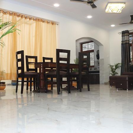 Serene House With Peaceful Vibes Villa เกรทเตอร์นอยดา ภายนอก รูปภาพ