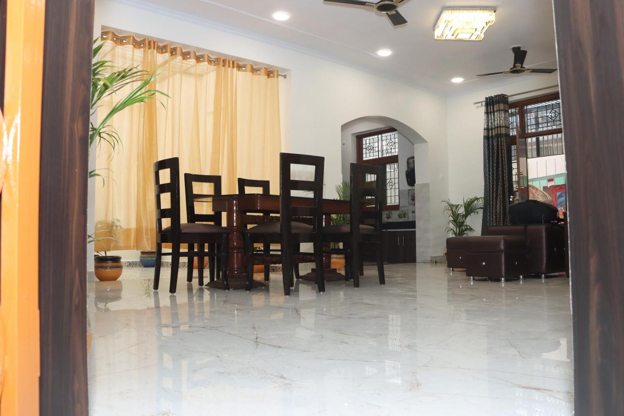 Serene House With Peaceful Vibes Villa เกรทเตอร์นอยดา ภายนอก รูปภาพ