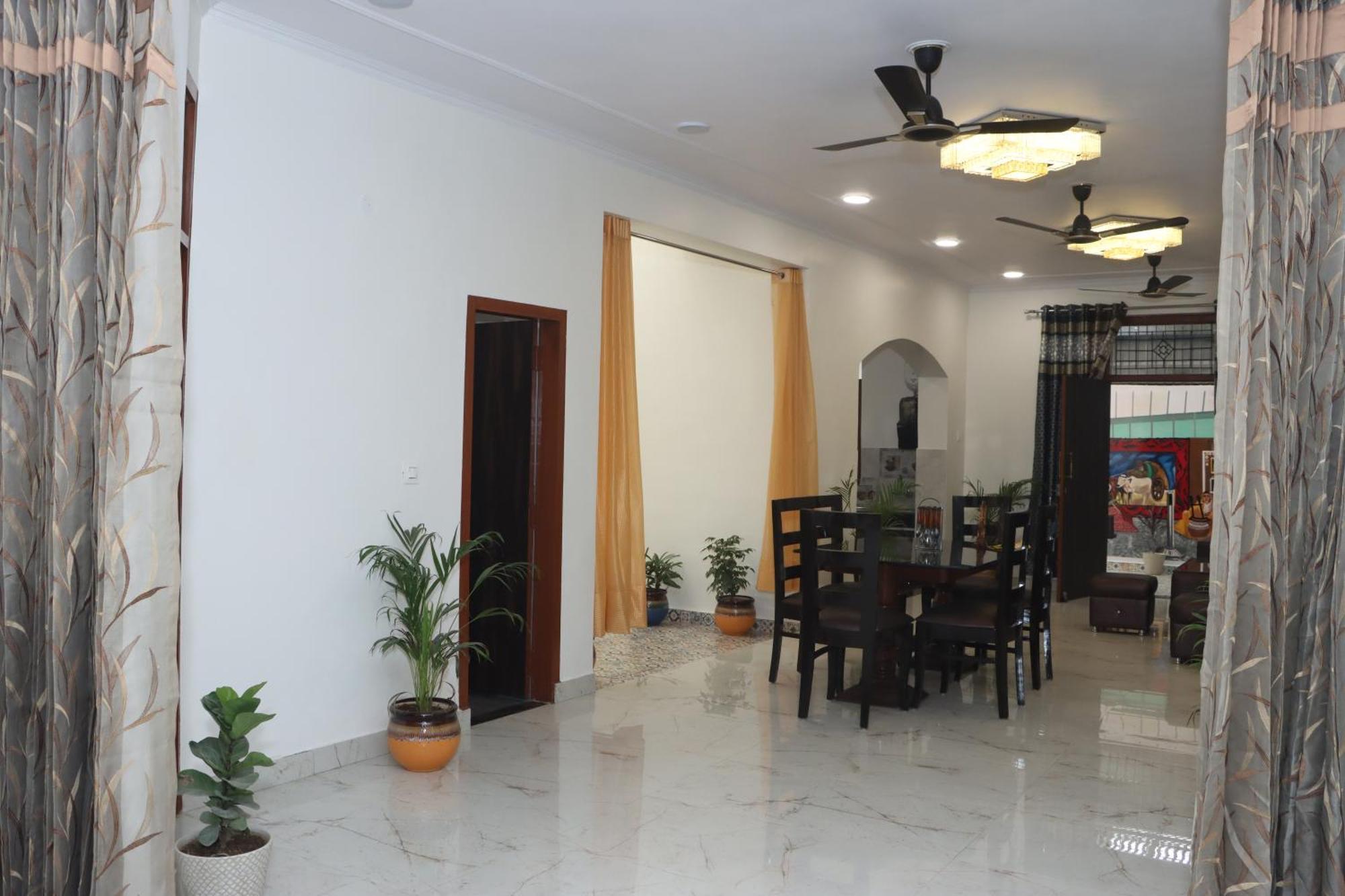 Serene House With Peaceful Vibes Villa เกรทเตอร์นอยดา ภายนอก รูปภาพ